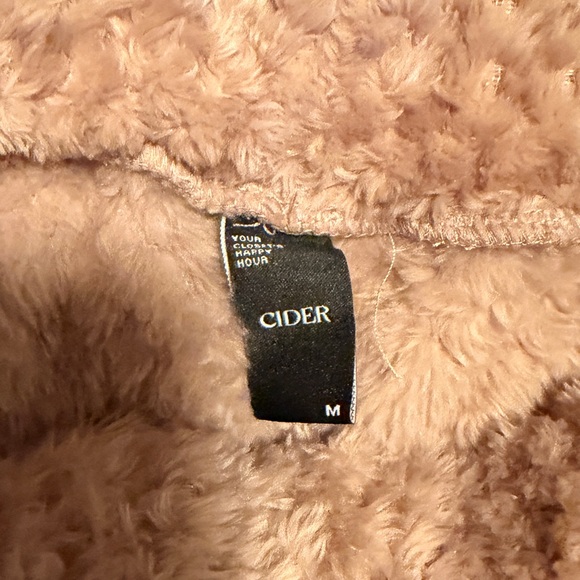 NWOT- CIDER- Teddy style Women’s coord/set - Picture 4 of 6